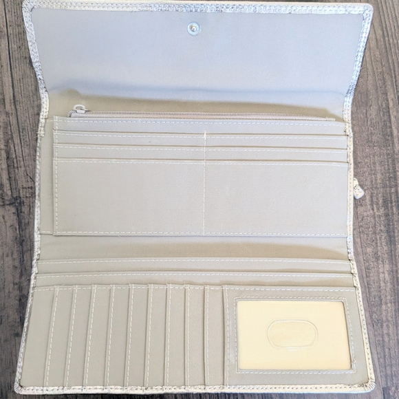 Franco Sarto Metallic Silver Leather Clutch Wallet Organizer Snap Closure - Picture 2 of 6